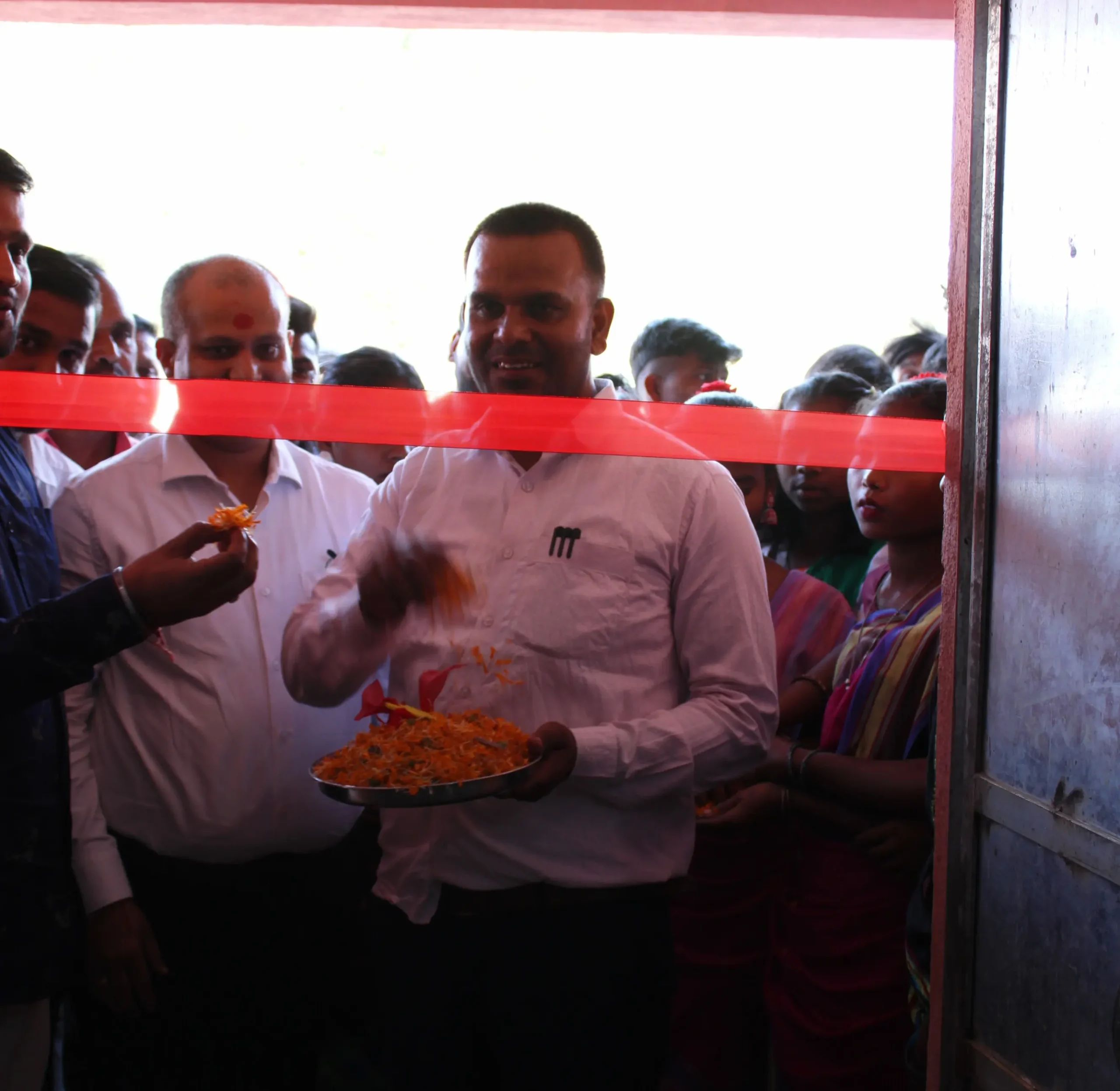 BJUP General Secretary Abhishek Bhartiya and LIC HFL Regional Manager Sandeep Tripathi inaugurating a smart classroom set up by a leading Digital Education NGO in Bihar